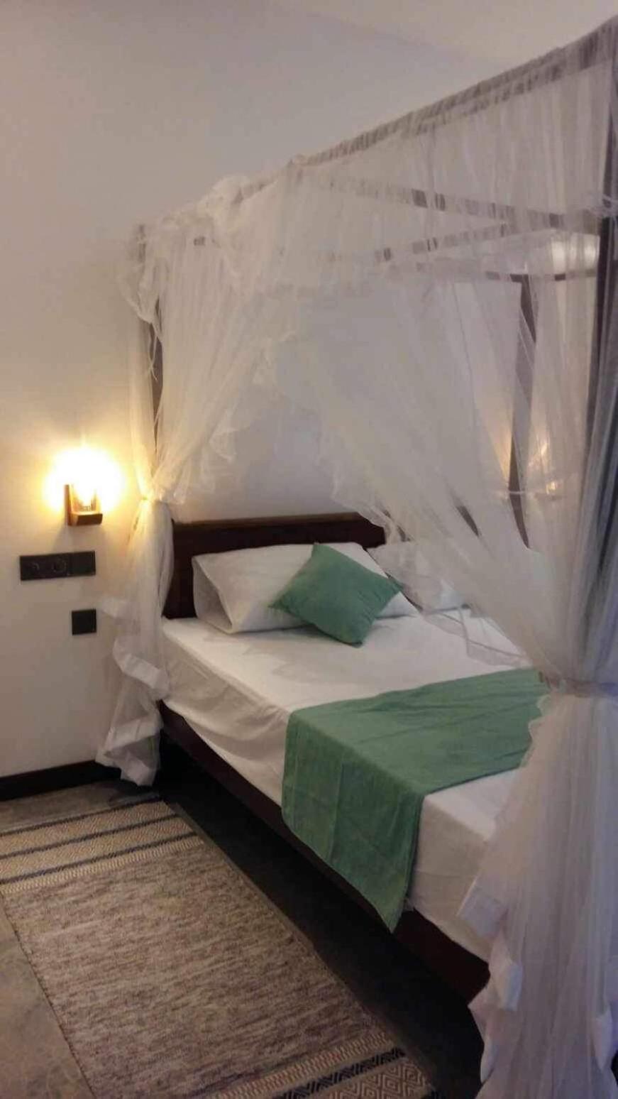 Hotel New Ocean Breeze Madiha à Matara Extérieur photo