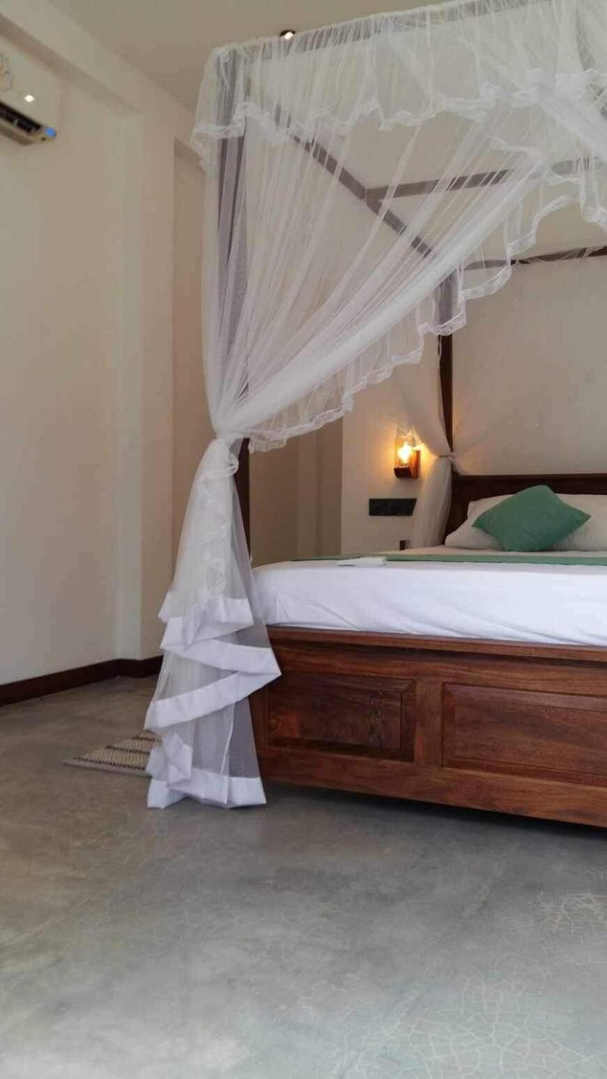 Hotel New Ocean Breeze Madiha à Matara Extérieur photo