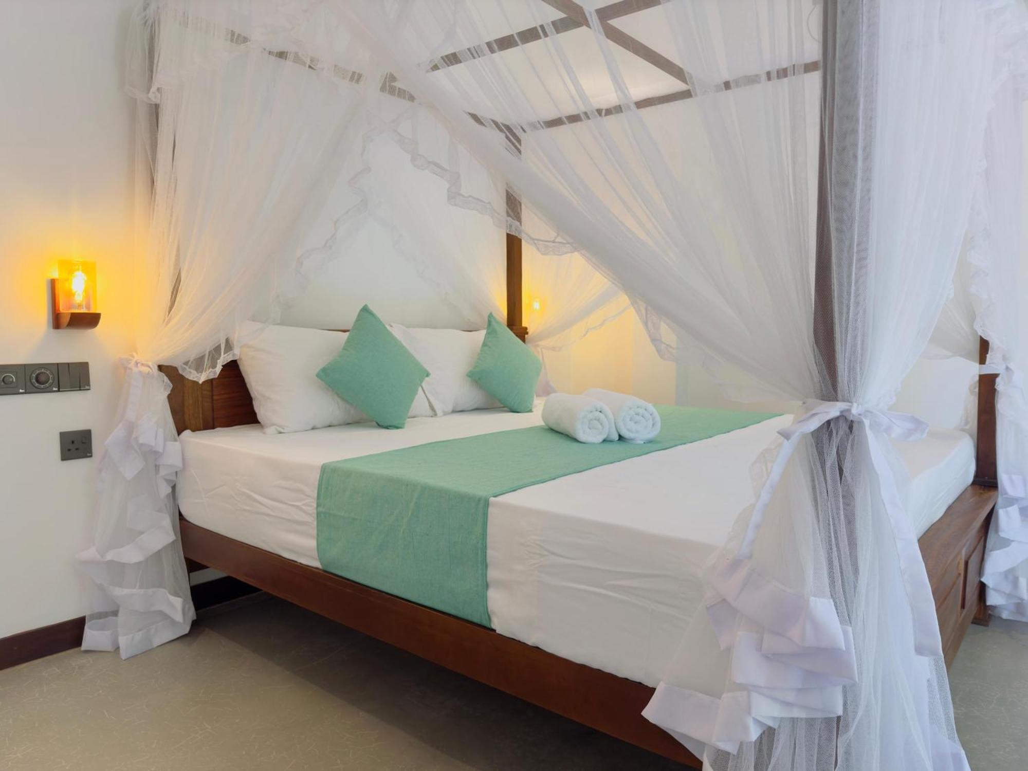 Hotel New Ocean Breeze Madiha à Matara Extérieur photo