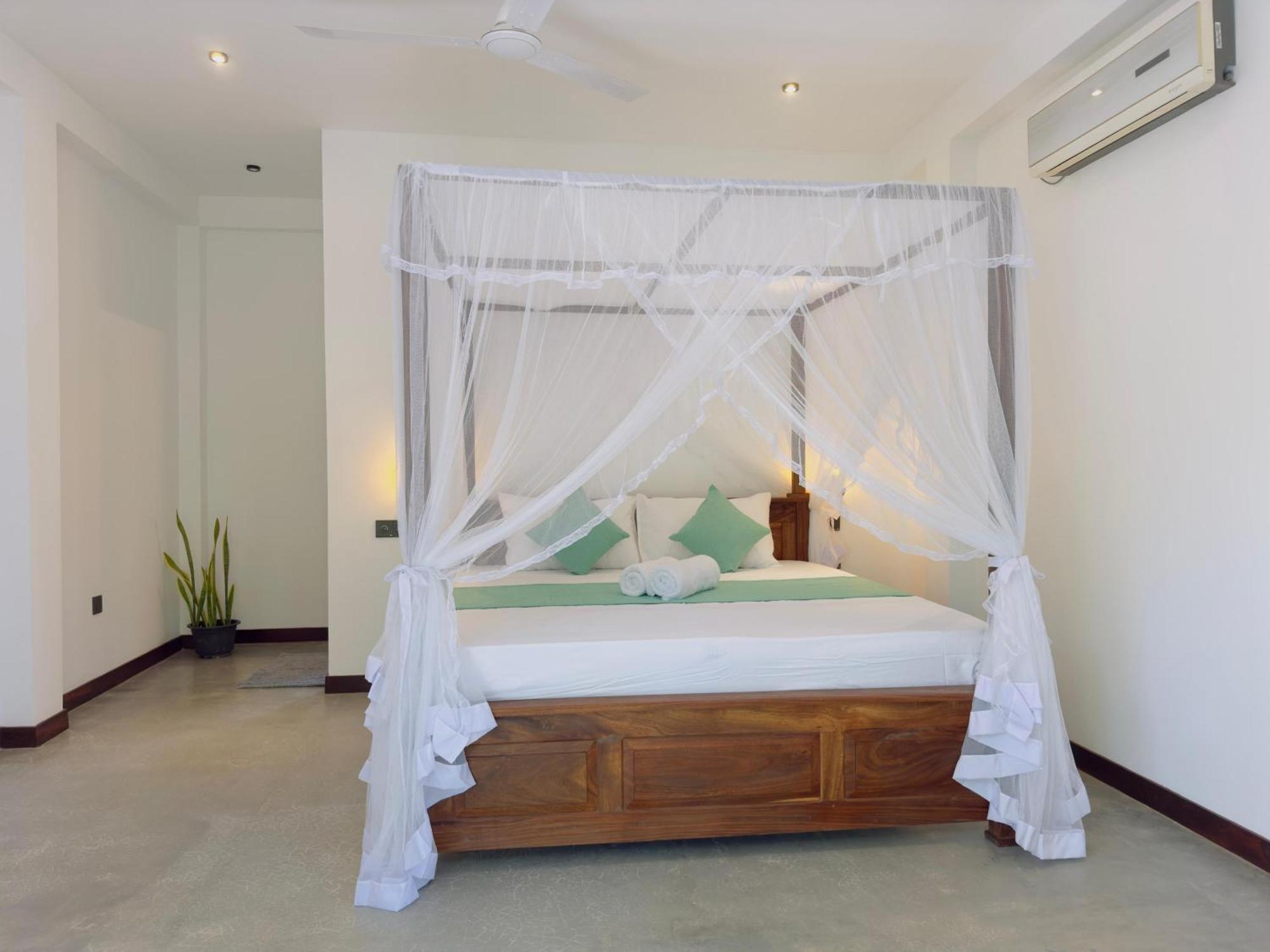 Hotel New Ocean Breeze Madiha à Matara Extérieur photo